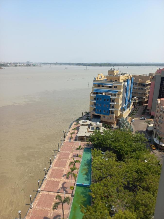 Suites Emporium Guayaquil Esterno foto