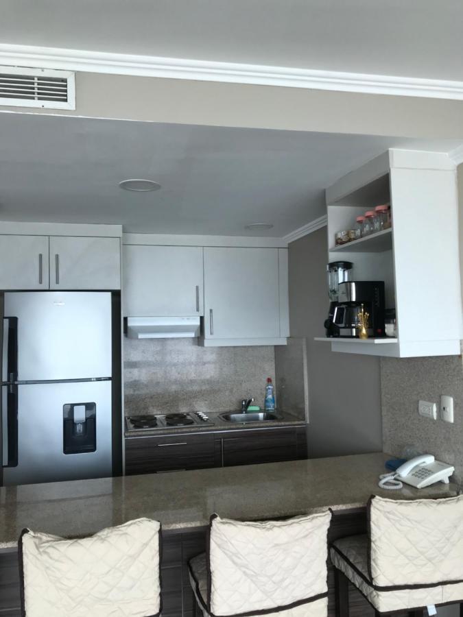 Suites Emporium Guayaquil Esterno foto